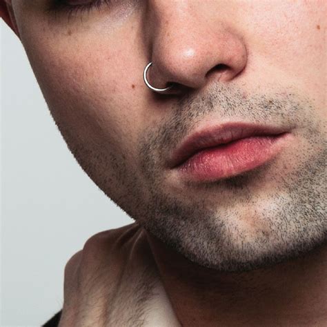 men wearing nose rings meaning.